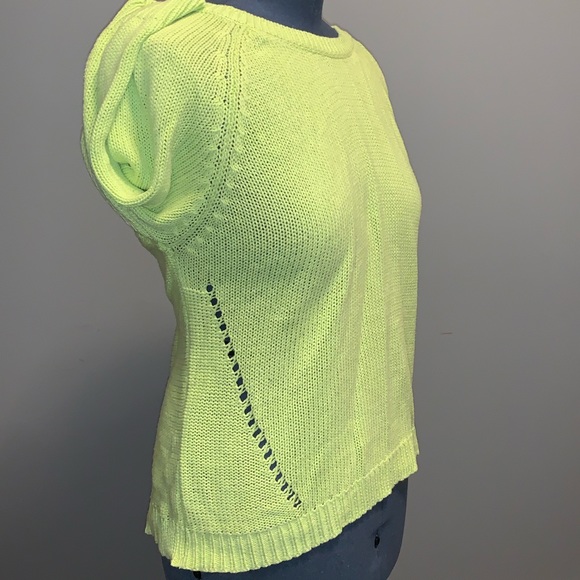 Lime green sweater with 3/4” sleeves - Picture 2 of 4